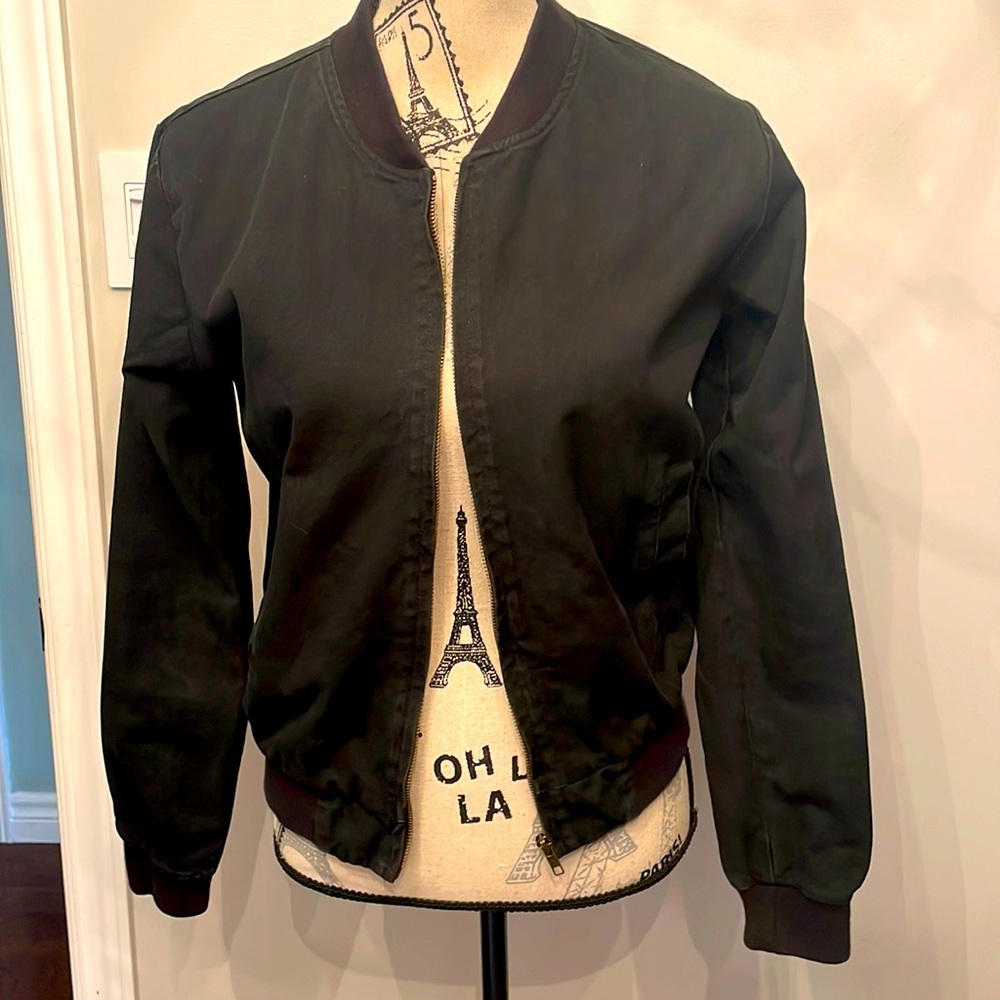 BRANDY MELVILLE BOMBER STYLE JACKET